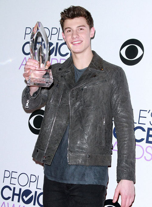Shawn Mendes Black Leather Jacket – Shawn Mendes wearing the look, photo 2