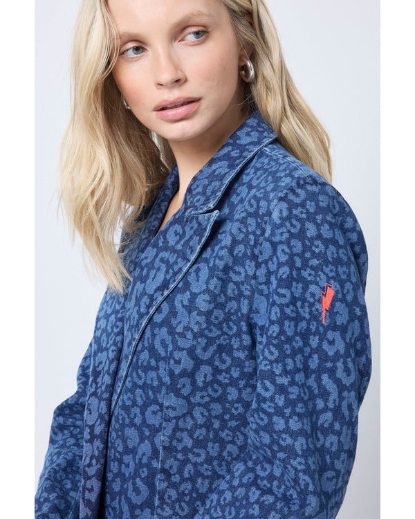 This Morning 2025 Zoe Williams Leopard Print Denim Blazer – Fierce, Fashion‑Forward Statement Piece