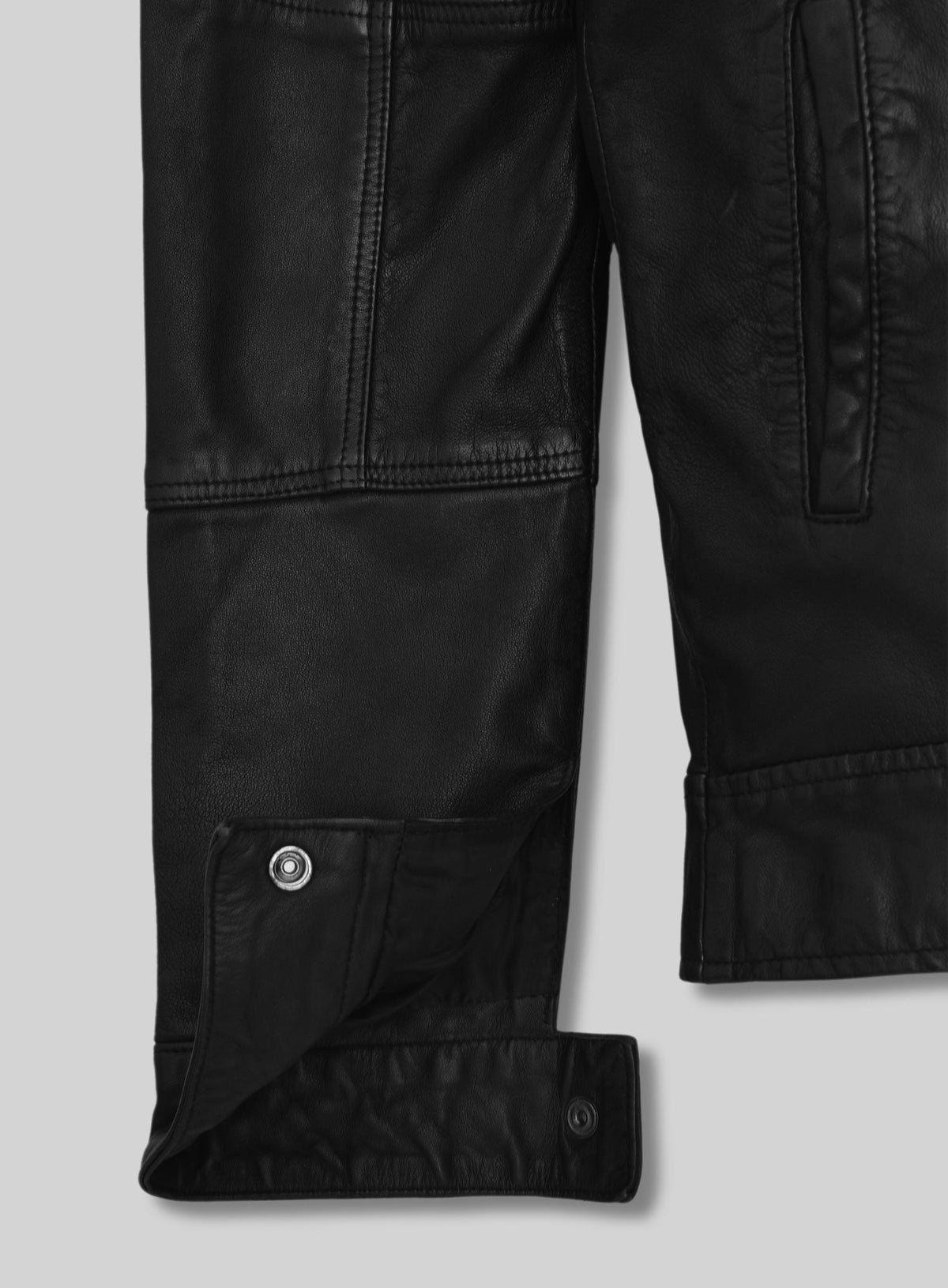 Aaron Eckhart Comic-Con Black Leather Jacket – close-up detail of leather and stitching