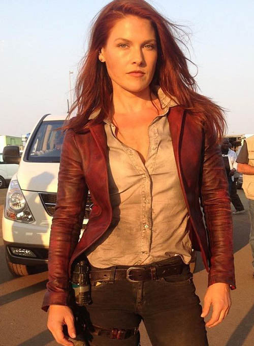 Ali Larter Resident Evil:The Final Chapter Black Leather Blazer – close-up and worn views