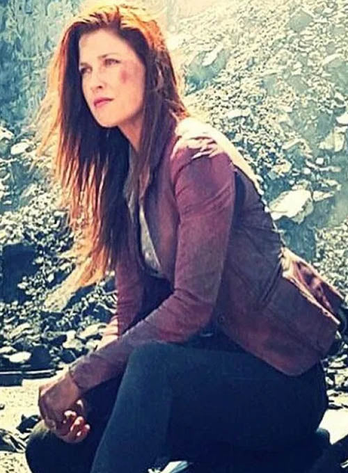 Ali Larter Resident Evil:The Final Chapter Black Leather Blazer – close-up and worn views