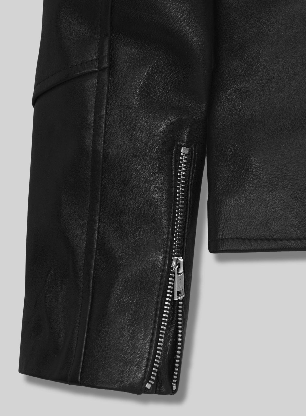 Alicia Vikander Tomb Raider Black Leather Jacket – close-up and worn views