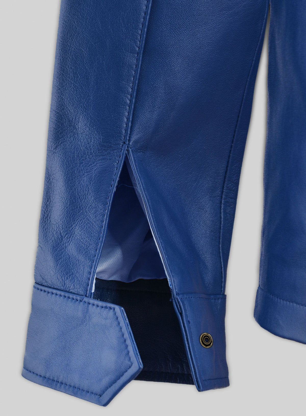 Fallout 76 Vault Blue Leather Jacket – close-up detail of hardware and pockets