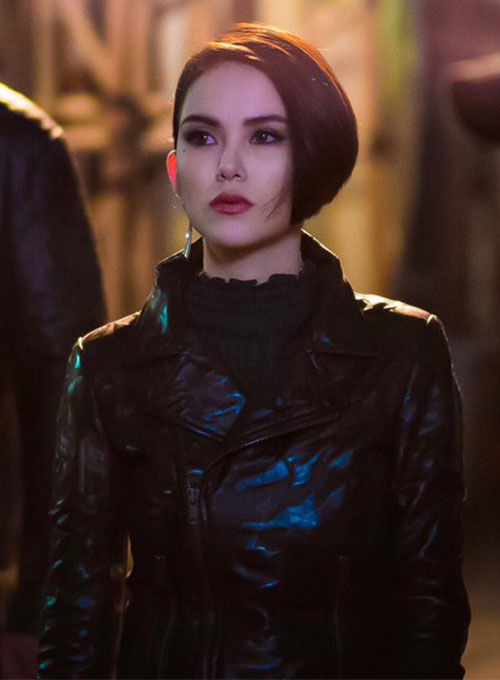 Hannah Quinlivan Skyscraper Black Leather Jacket – front view