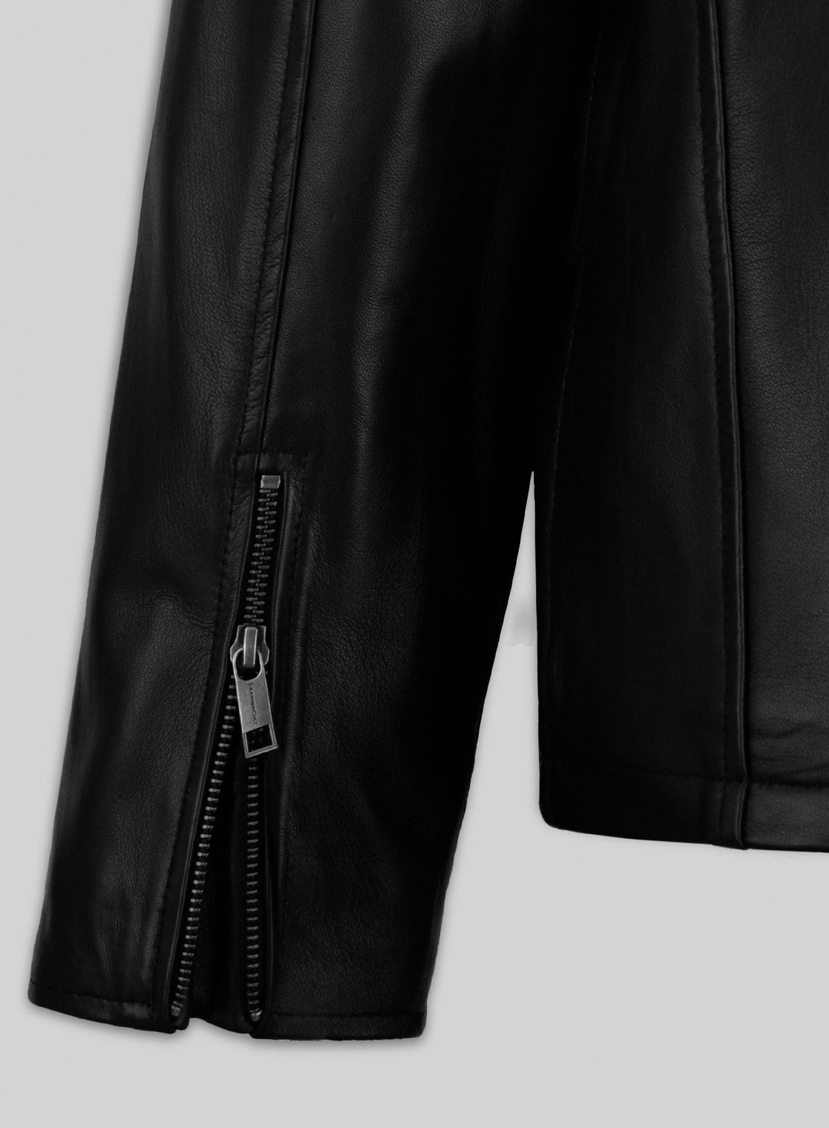 Henry Cavill Men's Journal Black Leather Jacket – close-up detail of hardware and pockets