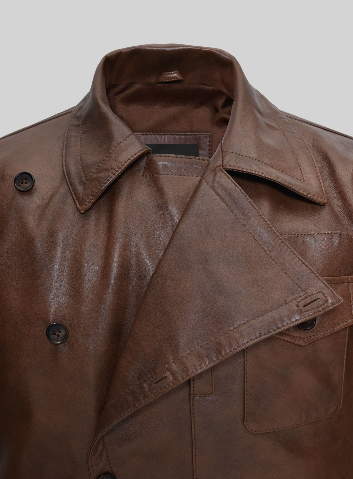 Leonardo DiCaprio The Aviator Brown Leather Jacket – close-up detail of leather and stitching