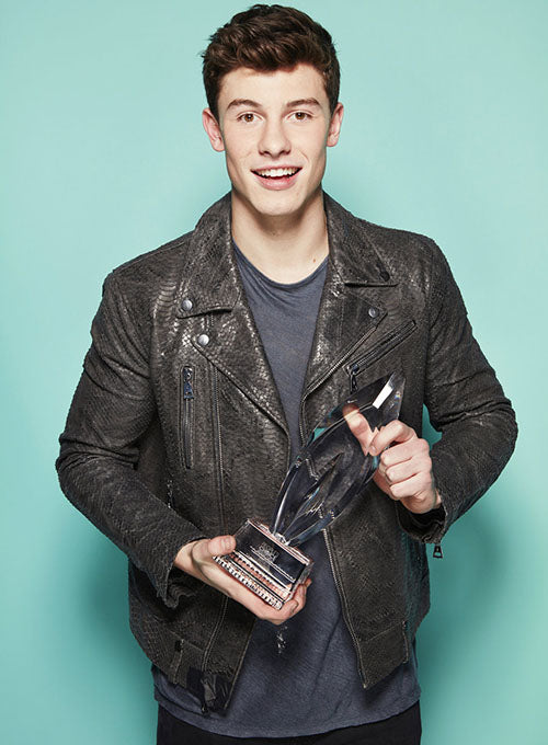 Shawn Mendes Black Leather Jacket – Shawn Mendes wearing the look, photo 3